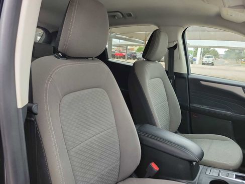Used 2021 Ford Escape SE w/ Cold Weather Package image 18