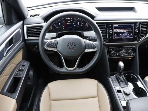 Used 2023 Volkswagen Atlas Cross Sport SE w/ Black Wheel Package AWD/4WD image 17