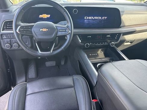 Used 2025 Chevrolet Tahoe Premier AWD/4WD image 10