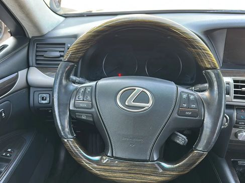 Used 2014 Lexus LS 460 AWD w/ Comfort Package image 31