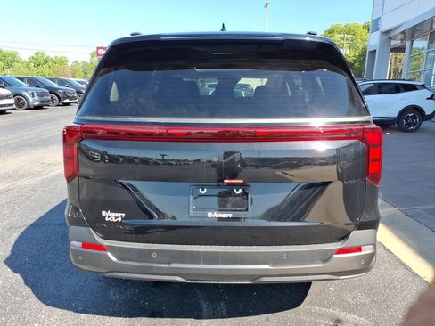 New 2026 Kia Carnival SX w/ SX Dark Edition Package FWD image 5