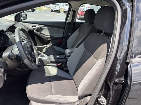 Used 2013 Ford Focus SE FWD image 19