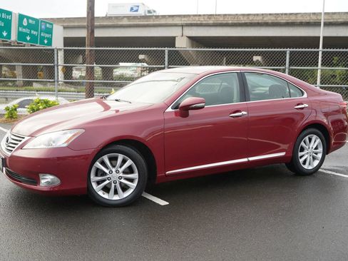 Used 2010 Lexus ES 350 FWD image 3