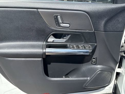 Used 2021 Mercedes-Benz GLA 250 GLA 250 w/ Premium Package image 19