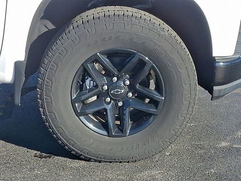 Used 2020 Chevrolet Silverado 1500 LT Trail Boss AWD/4WD image 8