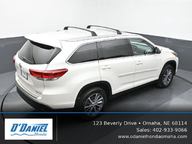 Used 2019 Toyota Highlander XLE w/ Protection Package #3 AWD/4WD image 18