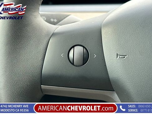 Used 2025 Tesla Model Y Long Range RWD image 32