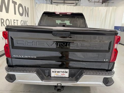 Used 2024 Chevrolet Silverado 1500 LT image 23
