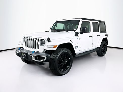Used 2023 Jeep Wrangler Unlimited Sahara w/ Cold Weather Group AWD/4WD image 3