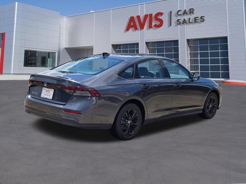 Used 2025 Honda Accord SE image 6