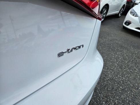 Used 2016 Audi A3 e-tron Premium FWD image 9