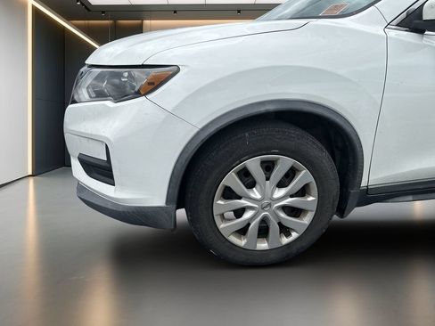 Used 2018 Nissan Rogue S FWD image 2