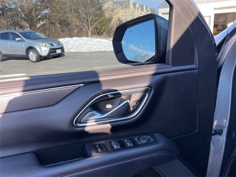 Used 2022 Chevrolet Suburban RST w/ Luxury Package image 11