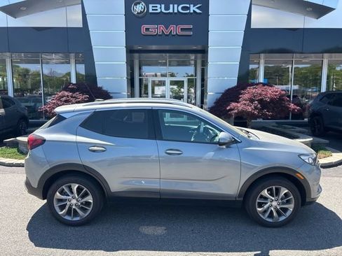 Used 2023 Buick Encore GX Essence w/ Experience Buick Package AWD/4WD image 3
