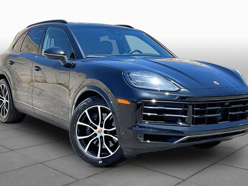 Used 2024 Porsche Cayenne AWD/4WD image 5