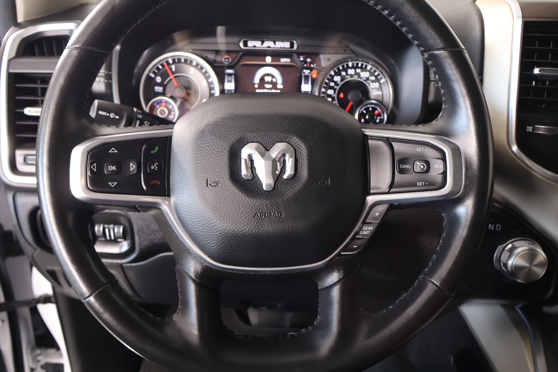 Used 2022 RAM 1500 Laramie RWD image 3