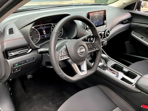 Certified 2025 Nissan Sentra SR image 17