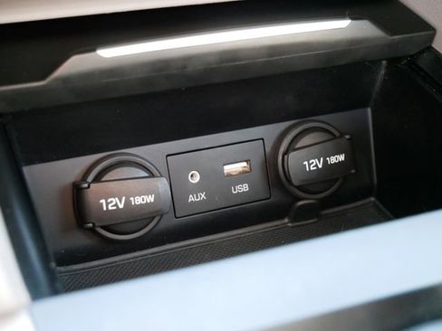 Used 2017 Hyundai Elantra SE FWD image 23