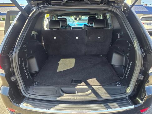 Used 2021 Jeep Grand Cherokee Limited AWD/4WD image 16
