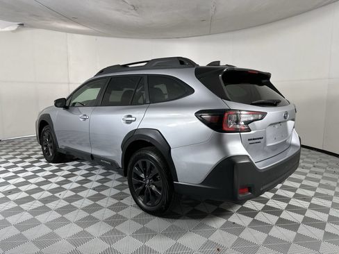 Used 2025 Subaru Outback Onyx Edition AWD/4WD image 6