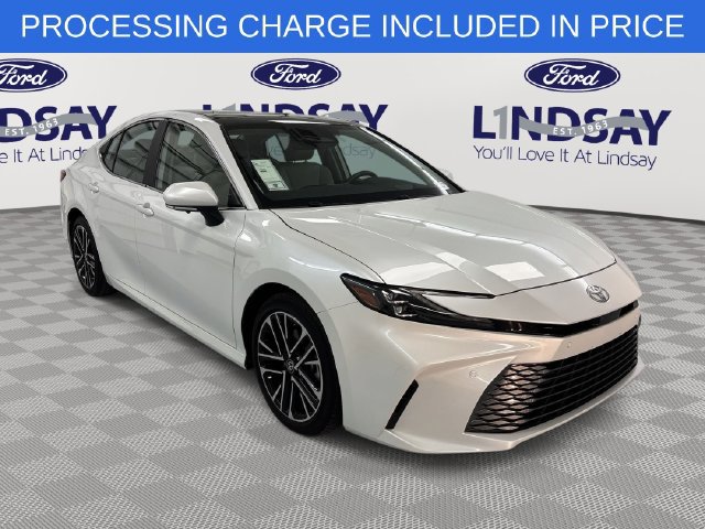 Used 2025 Toyota Camry XLE w/ Premium Plus Package FWD image 1