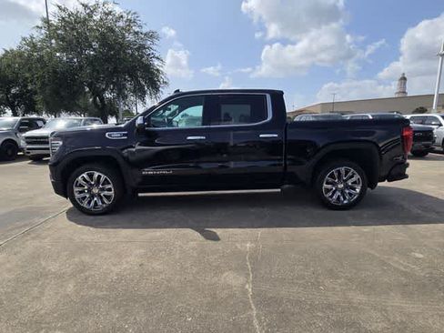 Used 2024 GMC Sierra 1500 Denali w/ Denali Reserve Package AWD/4WD image 3