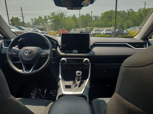 Certified 2025 Toyota RAV4 XLE w/ Convenience Package AWD/4WD image 18