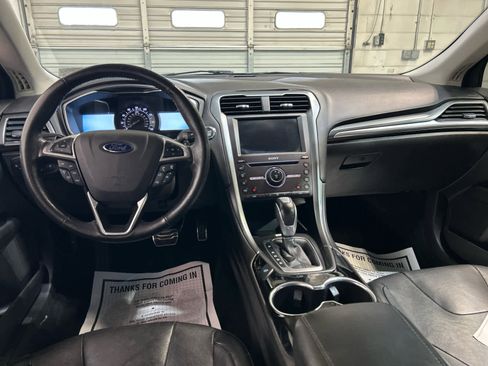 Used 2016 Ford Fusion Titanium FWD image 4
