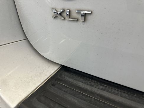 Used 2016 Ford Expedition XLT w/ Equipment Group 202A image 9