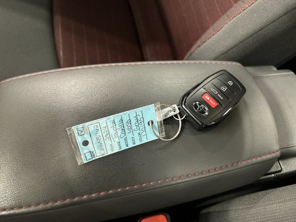 Used 2024 Toyota Corolla SE w/ SE Premium Package FWD image 12