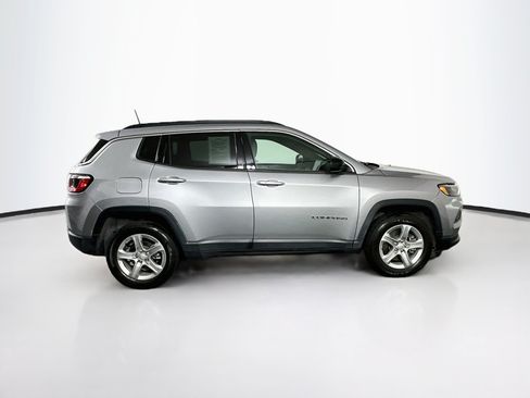 Used 2024 Jeep Compass Latitude AWD/4WD image 10