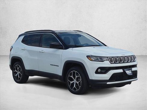 Used 2024 Jeep Compass Limited AWD/4WD image 3