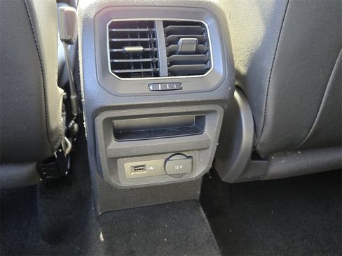 Used 2018 Volkswagen Tiguan SEL image 14