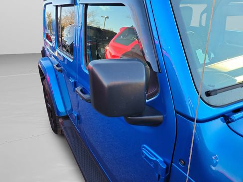 Used 2023 Jeep Wrangler Unlimited Sahara w/ Cold Weather Group image 21