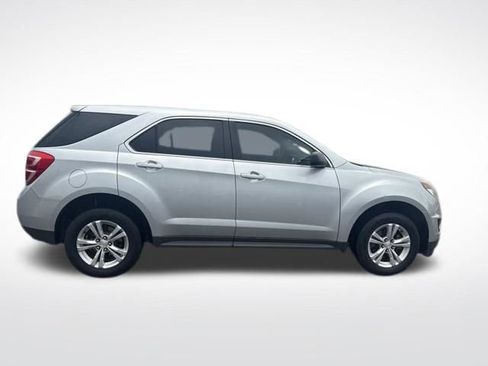 Used 2017 Chevrolet Equinox LS FWD image 6