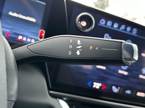 New 2026 Chevrolet Equinox EV LT image 29