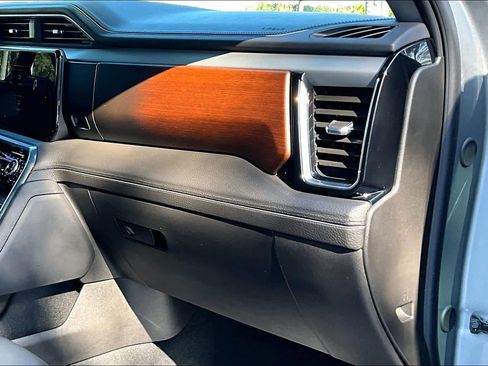 Used 2025 GMC Sierra 2500 Denali w/ Denali Reserve Package image 19