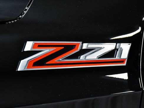Used 2021 Chevrolet Suburban Z71 w/ Z71 Off-Road Package AWD/4WD image 86