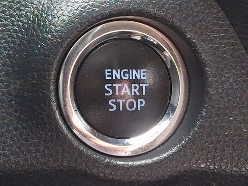 Used 2020 Toyota RAV4 XLE w/ Convenience Package AWD/4WD image 24
