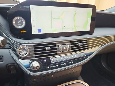 Used 2023 Lexus LS 500 w/ Accessory Package (Z2) image 16