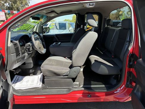 Used 2010 Nissan Titan XE RWD image 4