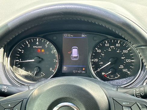 Used 2018 Nissan Rogue SV FWD image 12