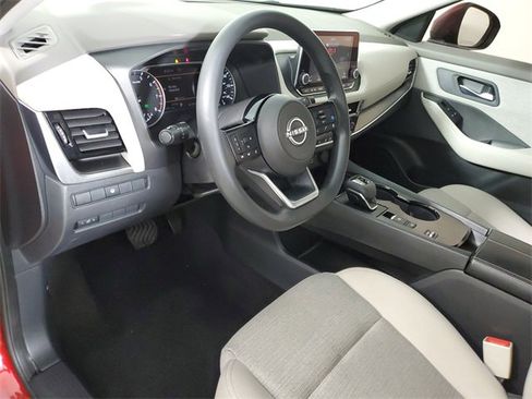 Used 2022 Nissan Rogue SV image 22