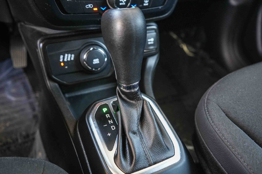 Used 2023 Jeep Renegade Altitude AWD/4WD image 19