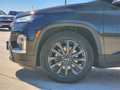 Used 2023 Chevrolet Traverse RS image 9