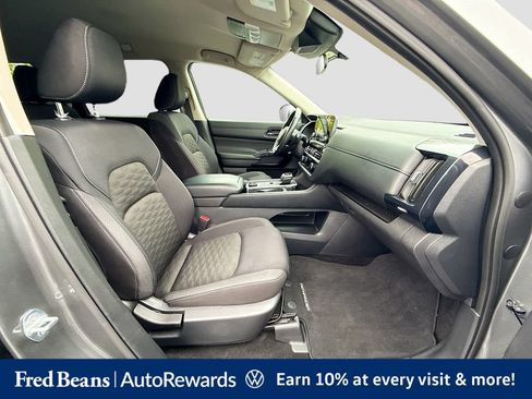 Used 2023 Nissan Pathfinder SV AWD/4WD image 34