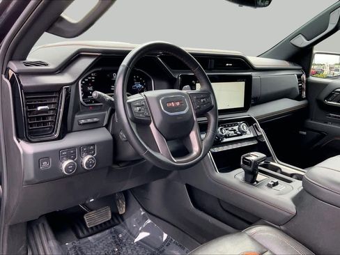 Used 2024 GMC Sierra 1500 AT4 w/ Technology Package AWD/4WD image 18