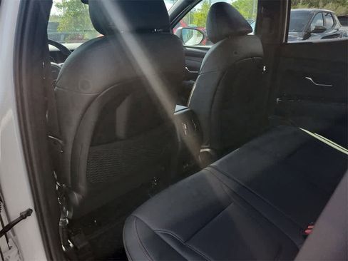 New 2025 Hyundai Santa Cruz Limited image 9