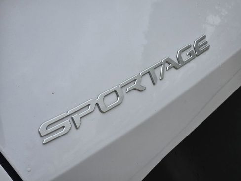 New 2026 Kia Sportage LX w/ LX Convenience Package FWD image 8