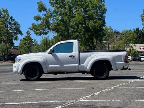 Used 2005 Toyota Tacoma 2WD Regular Cab image 2